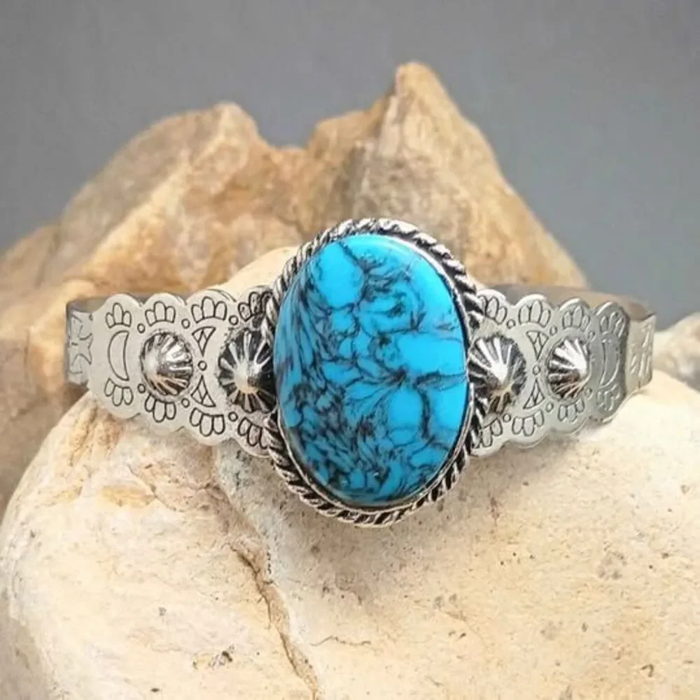 Vintage 70s Silver tone Southwestern Cuff Bracelet
